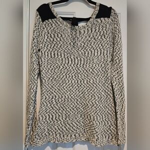 Stunning Sparkly Women's Maurices Size Large Black, White & Silver Sweater